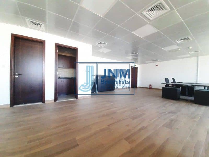 4 High Floor | Full Lake View | Fitted Office