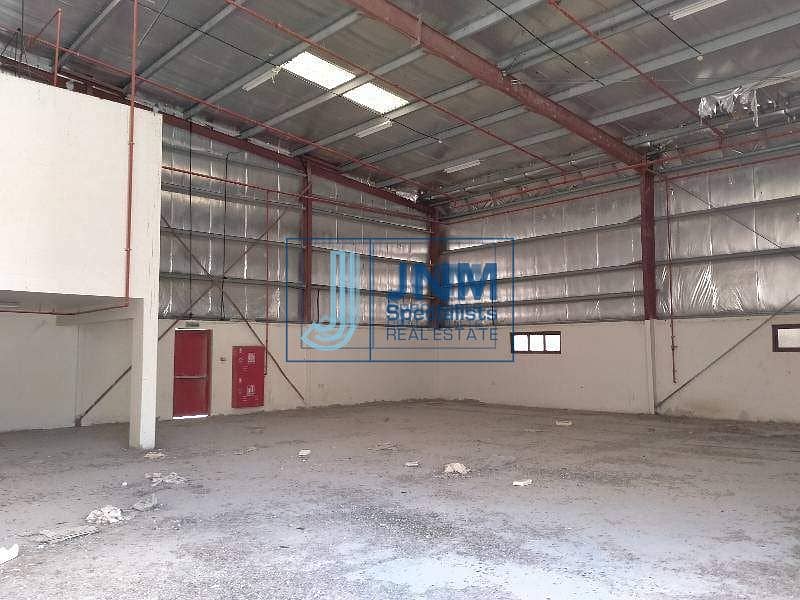 1600 Sqft insulated warehouse for rent in al quoz