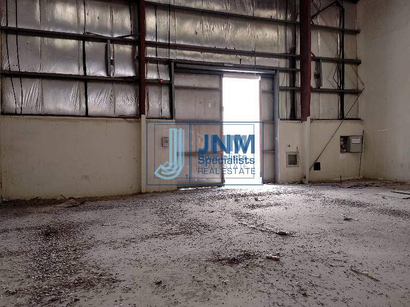 2 1600 Sqft insulated warehouse for rent in al quoz