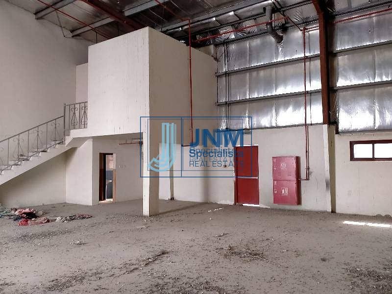 3 1600 Sqft insulated warehouse for rent in al quoz