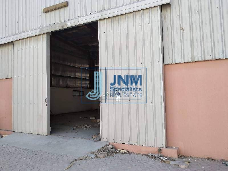 4 1600 Sqft insulated warehouse for rent in al quoz