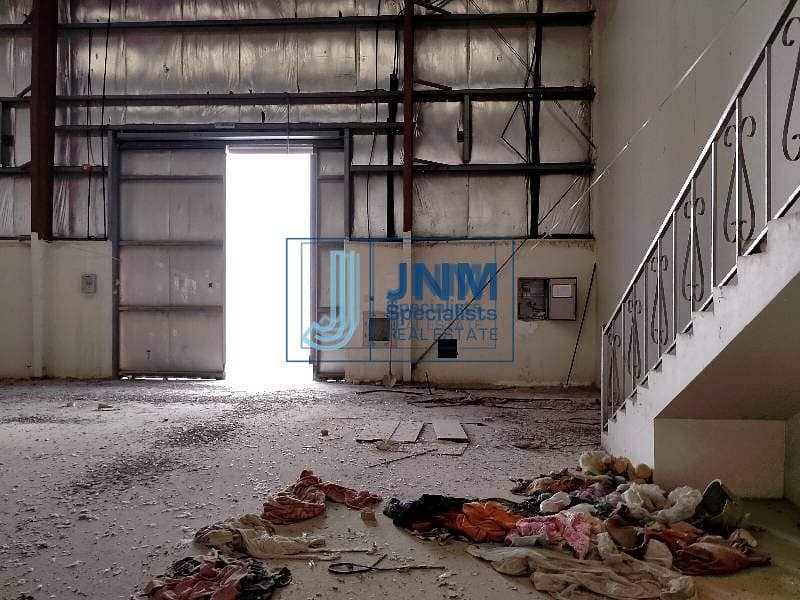 7 1600 Sqft insulated warehouse for rent in al quoz