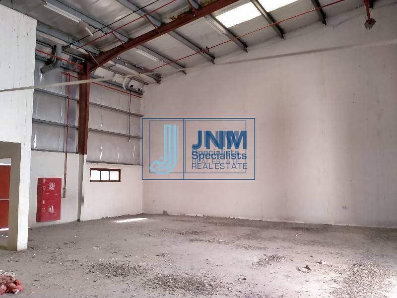 10 1600 Sqft insulated warehouse for rent in al quoz