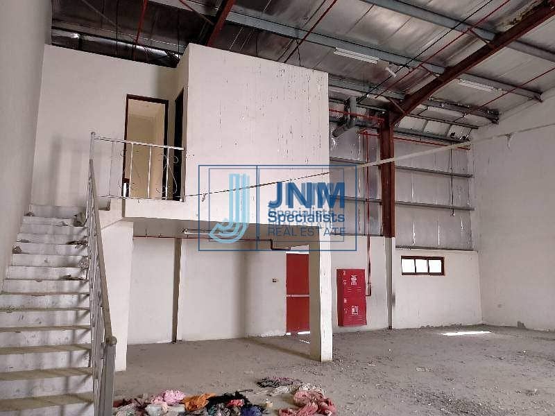 11 1600 Sqft insulated warehouse for rent in al quoz