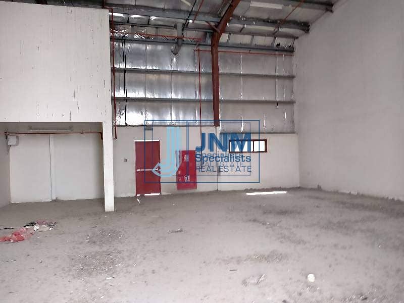 12 1600 Sqft insulated warehouse for rent in al quoz