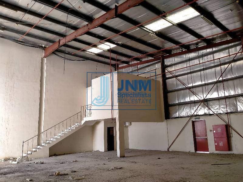 17 1600 Sqft insulated warehouse for rent in al quoz