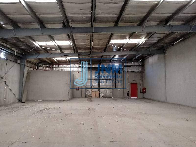 3 6600 Sq-ft insolated warehouse for rent in al quoz
