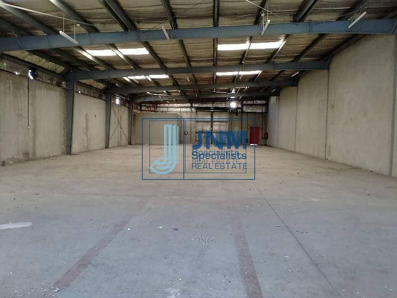 9 6600 Sq-ft insolated warehouse for rent in al quoz