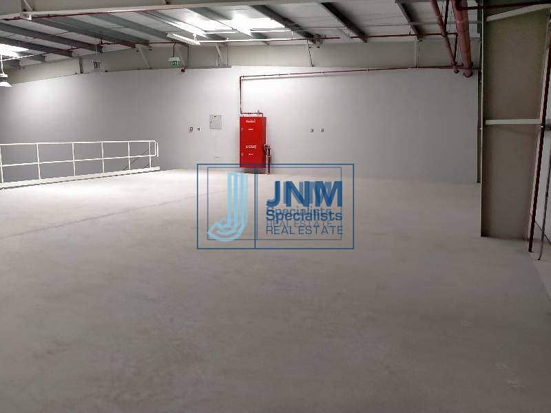 7 5000 Sq-ft insulated warehouse for rent in al quoz
