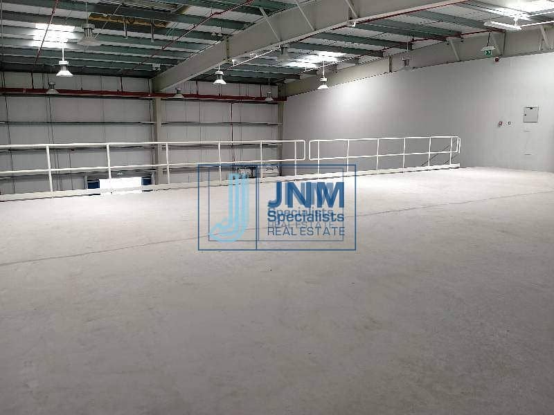 8 5000 Sq-ft insulated warehouse for rent in al quoz