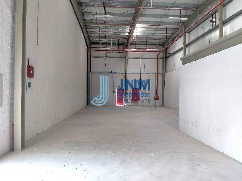 2000 Sq-ft insulated warehouse for rent in al quoz