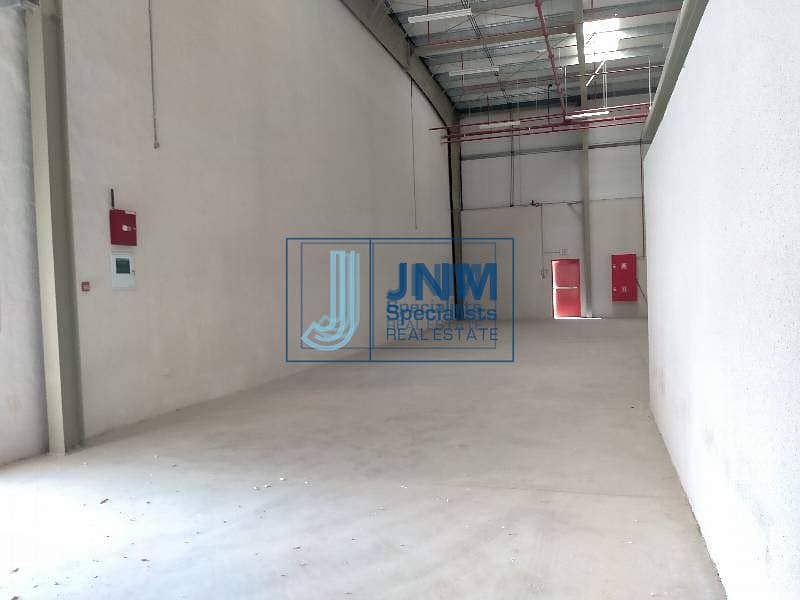2 2000 Sq-ft insulated warehouse for rent in al quoz