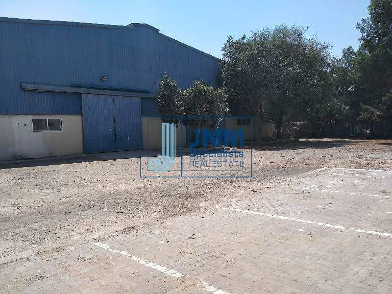 3 warehouse with commercial Land for Rent in al quoz
