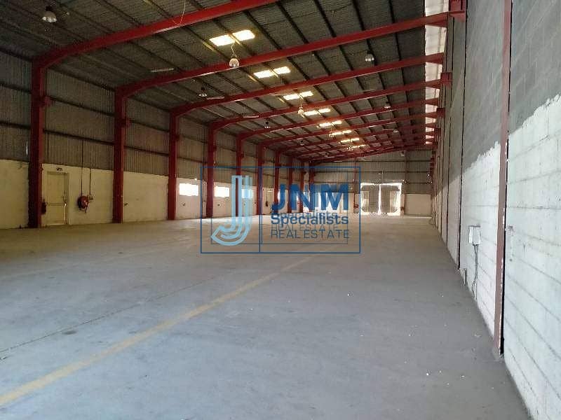 5 warehouse with commercial Land for Rent in al quoz