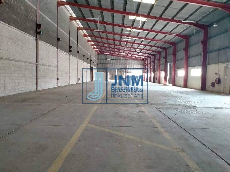 6 warehouse with commercial Land for Rent in al quoz