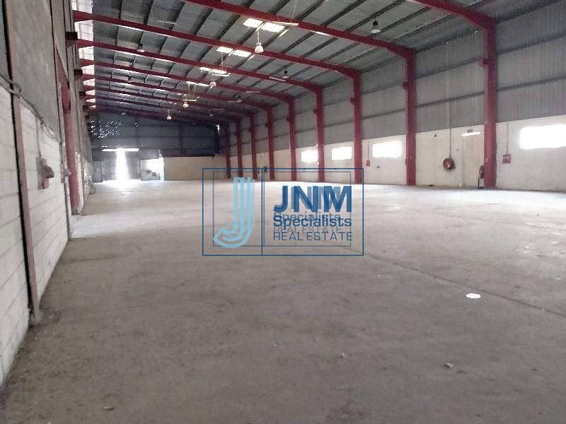 8 warehouse with commercial Land for Rent in al quoz
