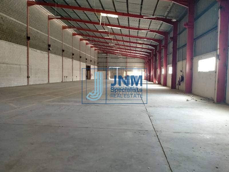 9 warehouse with commercial Land for Rent in al quoz