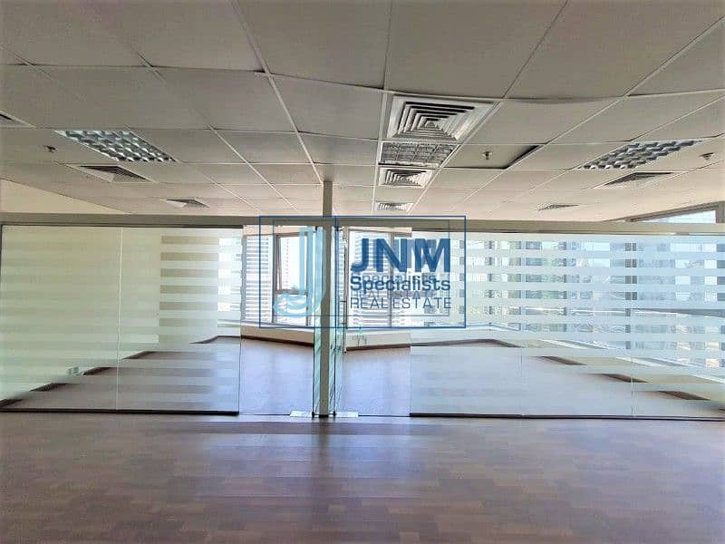 18 Corner Unit with Glass Partition | High Floor
