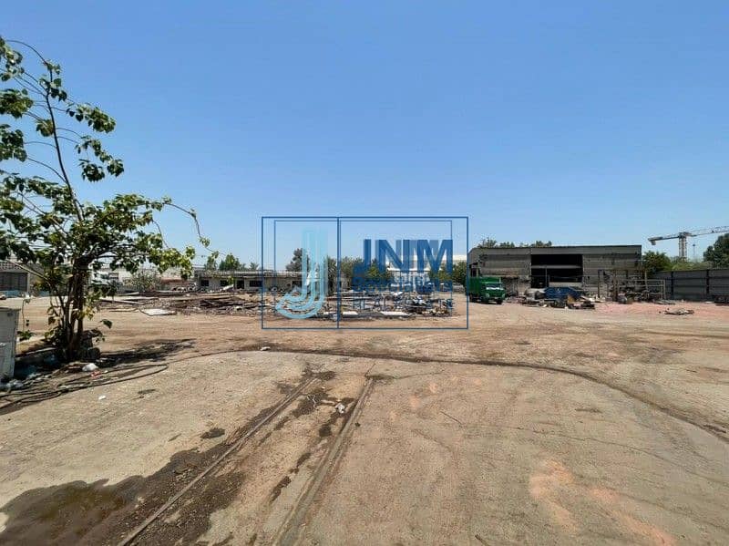 6 200000 Sq-ft commercial land with warehouse for rent in al quoz