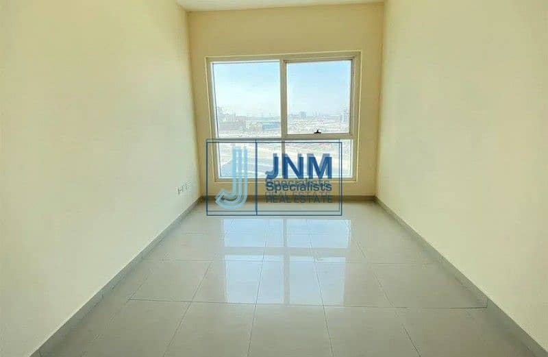 8 1 Bedroom | Community View | Lake Point | JLT