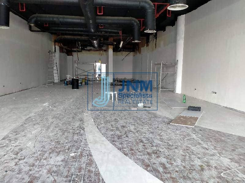 5 Tax free showroom Prime location for rent al qouz