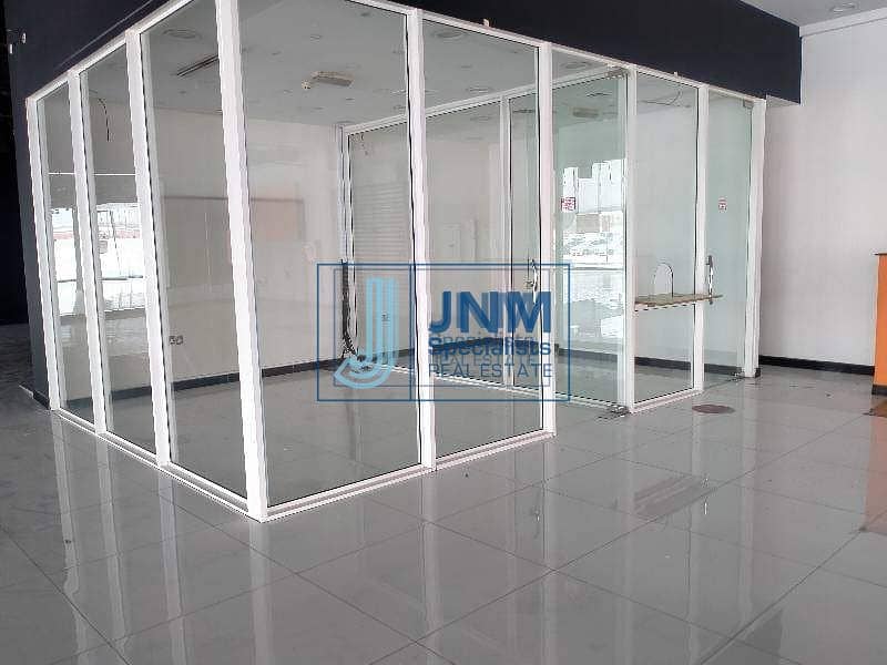 2 5823 Sq-ft Showroom for rent in al quoz plus tax