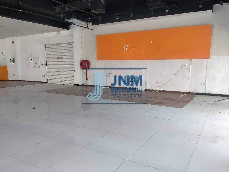 5 5823 Sq-ft Showroom for rent in al quoz plus tax