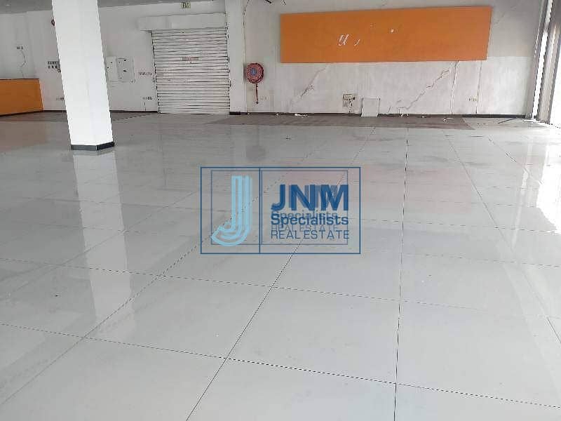 6 5823 Sq-ft Showroom for rent in al quoz plus tax