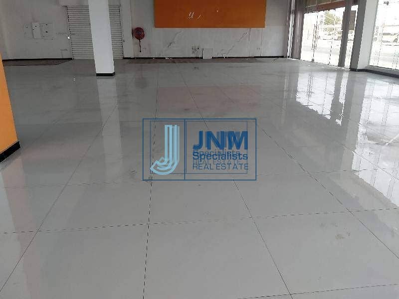 7 5823 Sq-ft Showroom for rent in al quoz plus tax