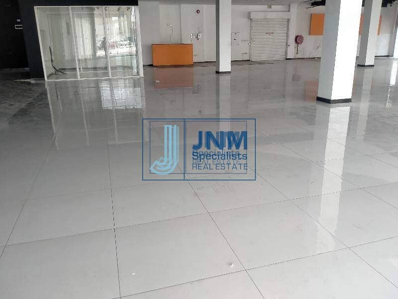 8 5823 Sq-ft Showroom for rent in al quoz plus tax