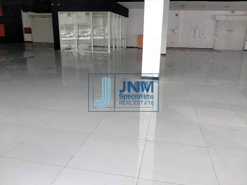 9 5823 Sq-ft Showroom for rent in al quoz plus tax