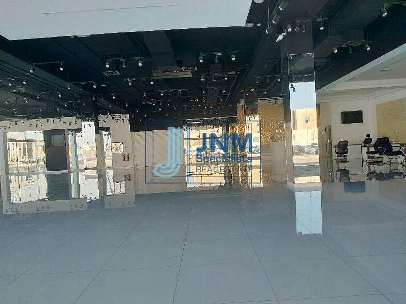 5 Prime Location close to Shaikh Zayed Road Fitted Showroom For Rent