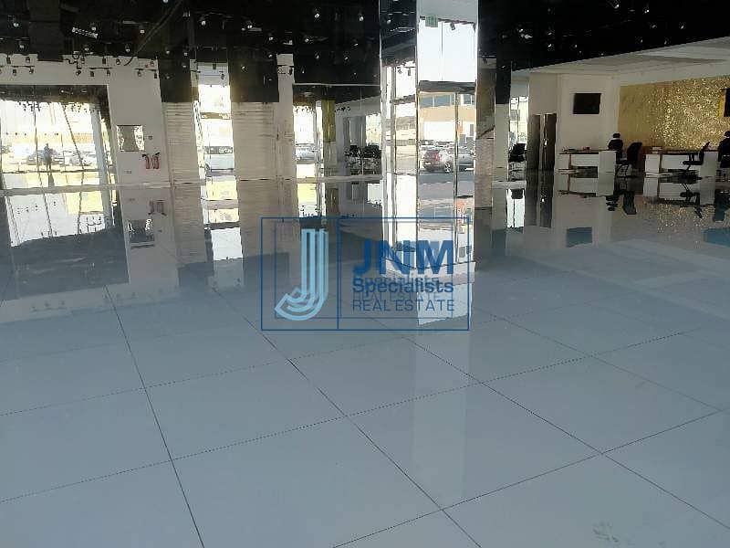 6 Prime Location close to Shaikh Zayed Road Fitted Showroom For Rent