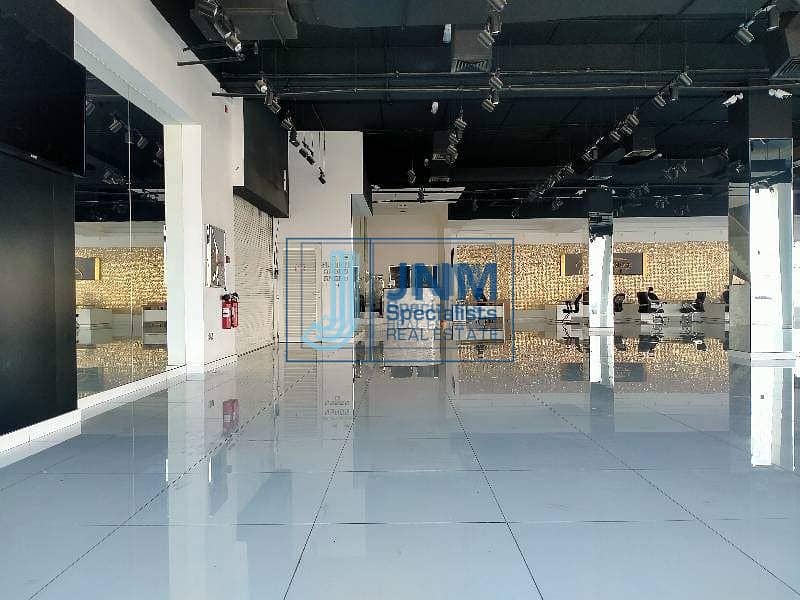 9 Prime Location close to Shaikh Zayed Road Fitted Showroom For Rent