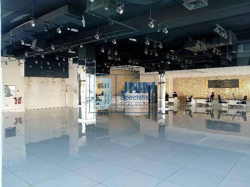 10 Prime Location close to Shaikh Zayed Road Fitted Showroom For Rent