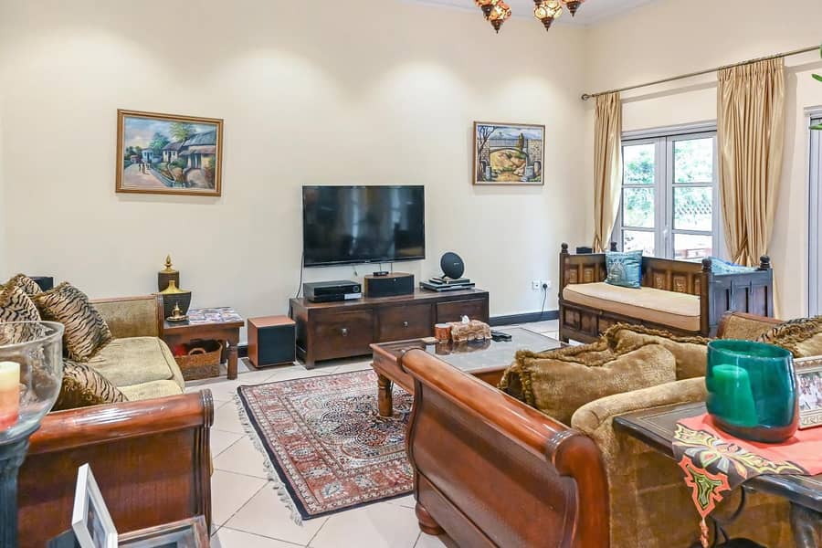 6 Cozy E3 Cordoba | 4BR plus Study with Bath