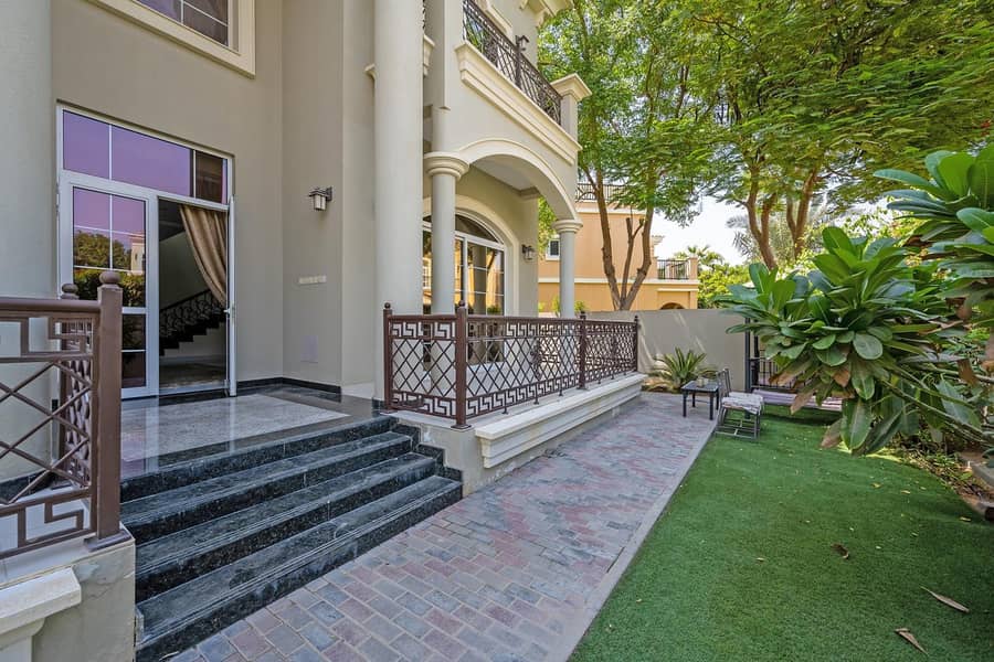 12 Spacious | 5 BD Custom Villa with Garden