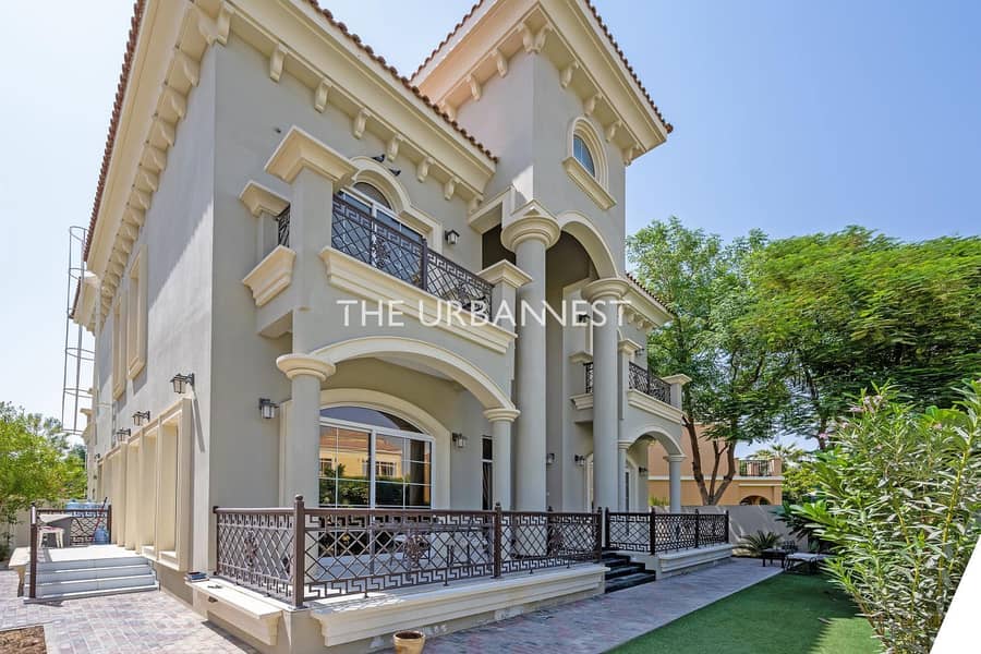 Spacious | 5 BD Custom Villa with Garden