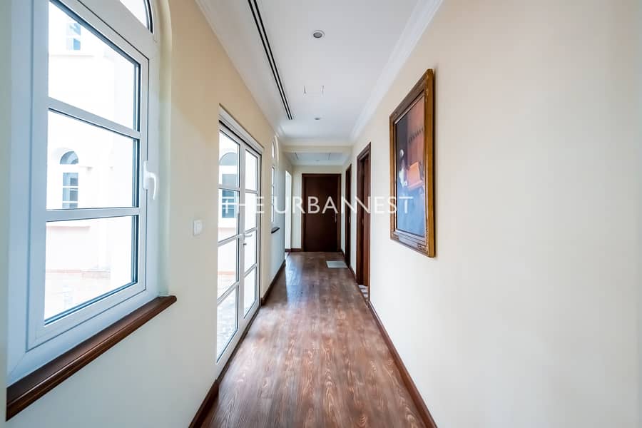 14 Valencia in Prime Location 5BH | Pool and Garden