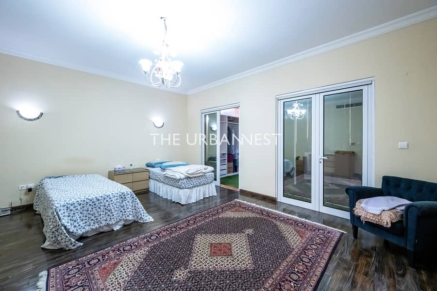 27 Valencia in Prime Location 5BH | Pool and Garden