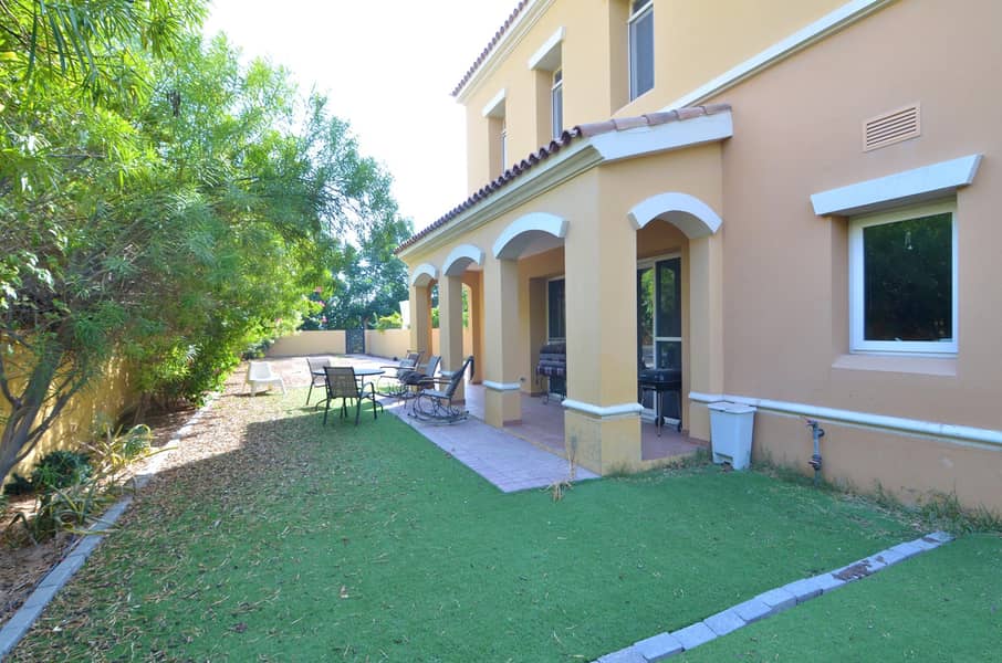 2 Well Maintained Landscaped Garden | Close to Pool