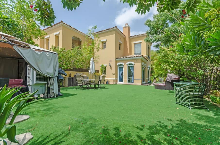 Luxury Villa | Extended | Upgraded | Large Garden