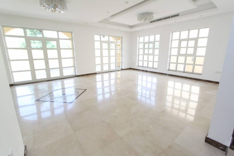 7 Vacant | 5 Bed Villa on Park | Pool and Basement