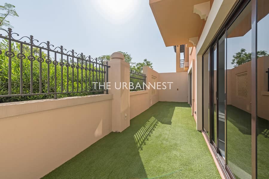 24 Contemporary 5 Bed | Gated Community | Vacant