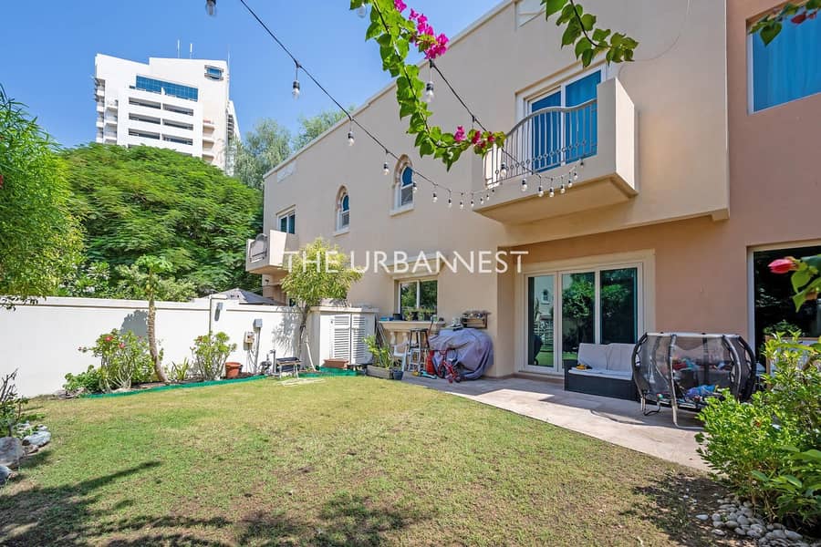 EXCLUSIVE | 4 Bedroom Townhouse in Great Location