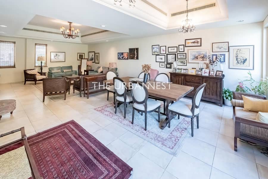 16 EXCLUSIVE | 4 Bedroom Townhouse in Great Location