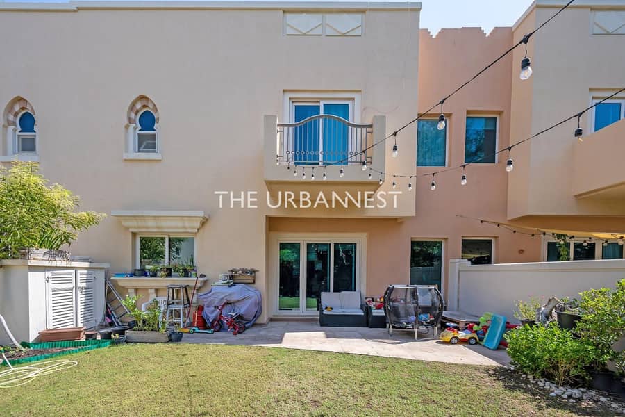 18 EXCLUSIVE | 4 Bedroom Townhouse in Great Location