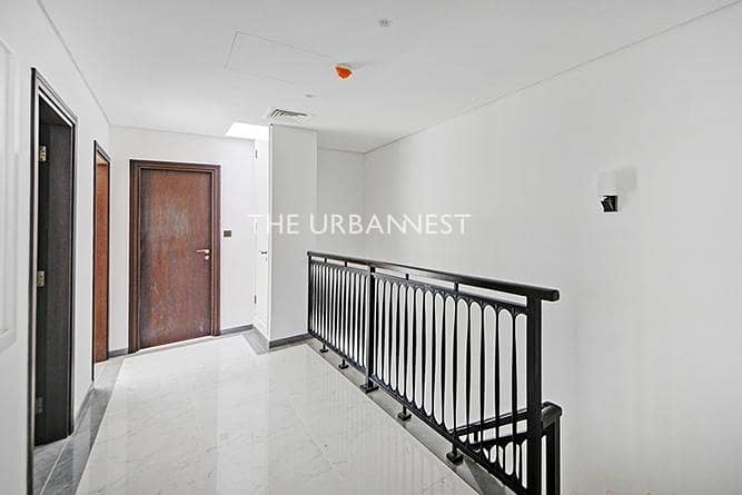 10 Vacant Bright and Modern Townhouse in 4 Cheques