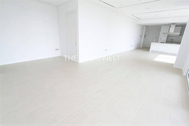 4 Vacant | Spacious and Bright 1 Bed Flat w Balcony