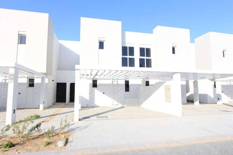 4 Bed Townhouse | Close to pool | Arabella 3